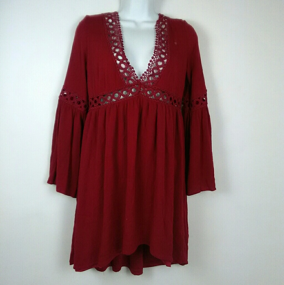 Forever 21 Burgundy tunic top with cut outs size M